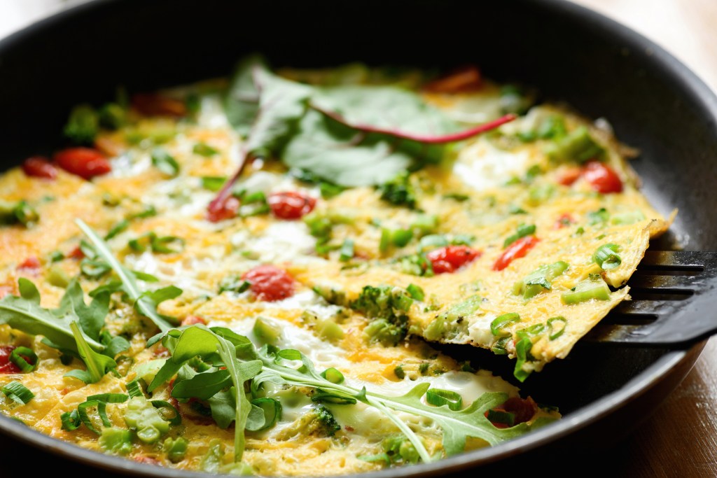 Gemüse Frittata als eiweißreiches Rezept