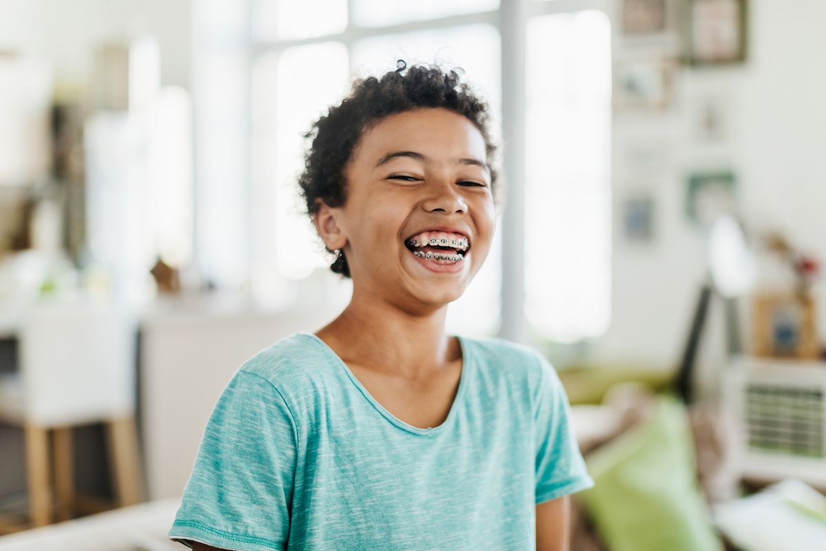 Zahnspange für Kinder: Die wichtigsten Fakten zu Kosten, Arten und Zeitpunkt