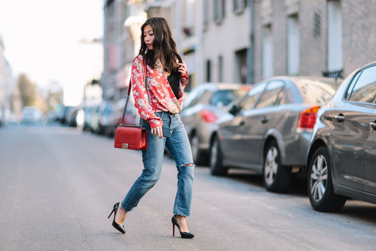 Girlfriend Jeans Kombinieren Die Besten Styling Tipps Gofeminin