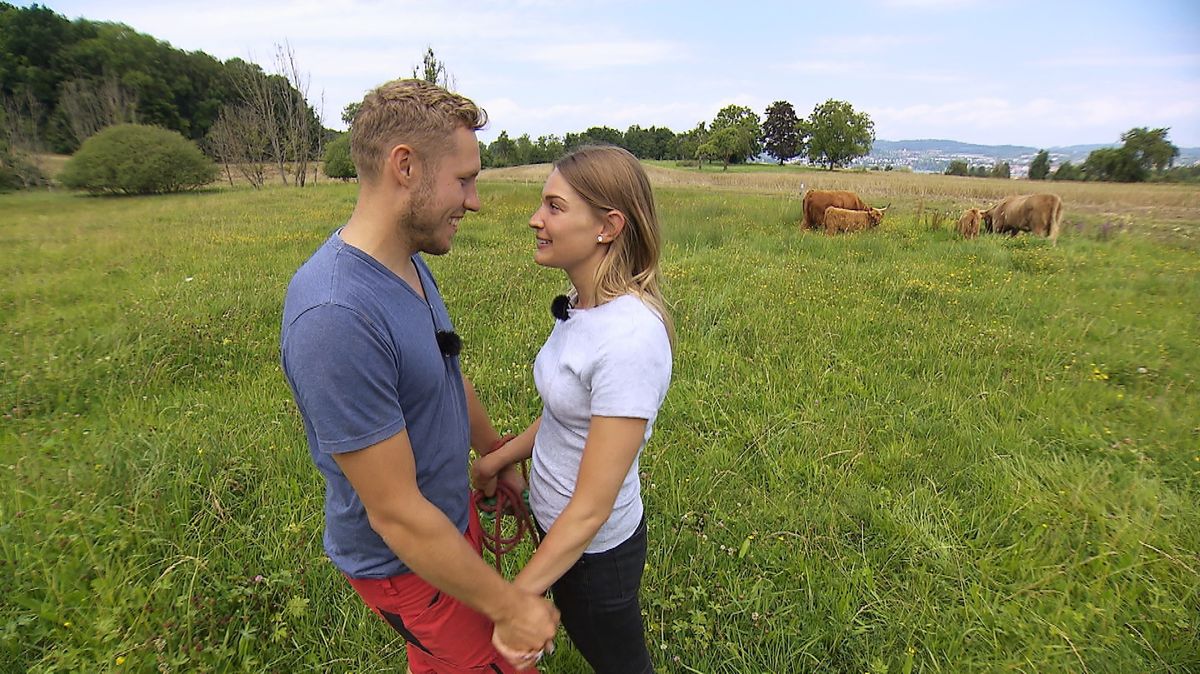 Bauer Sucht Frau: Der Erste Kuss Von Patrick Und Julia - Gofeminin