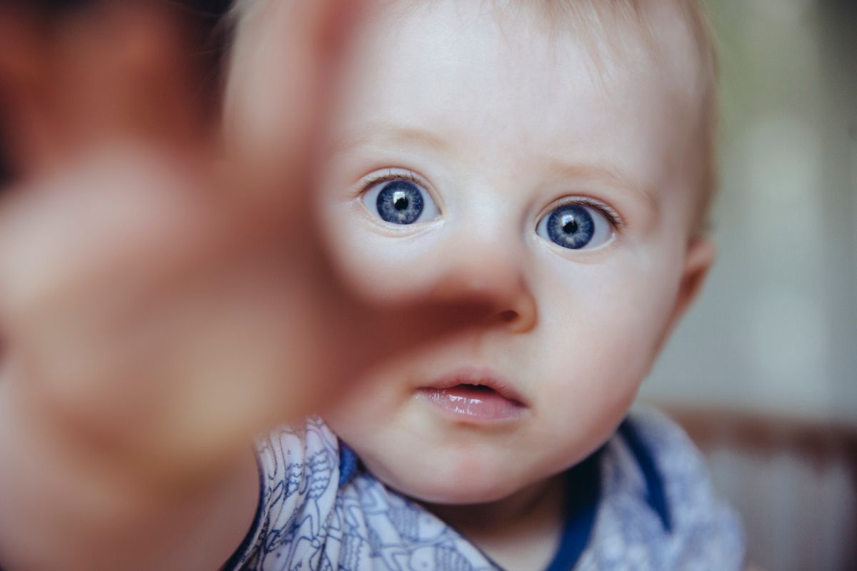 Kurz erklärt: Ab wann sehen Babys richtig?