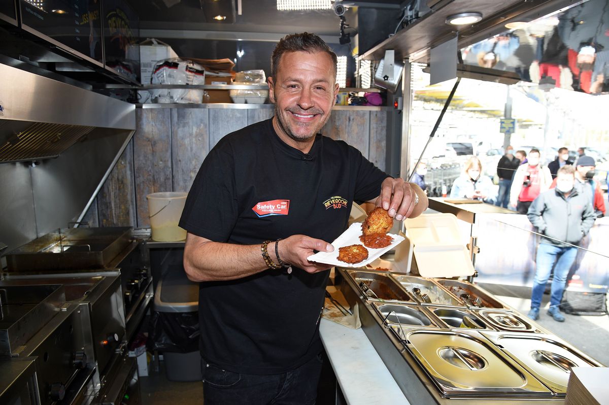 Willi Herren in seinem Foodtruck