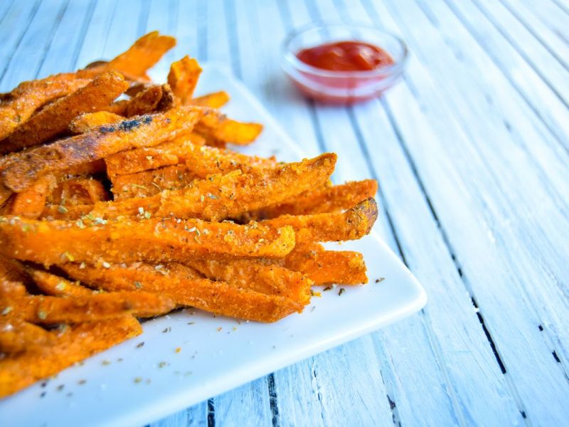 Weltbeste Süßkartoffelpommes: So werden sie schön knusprig