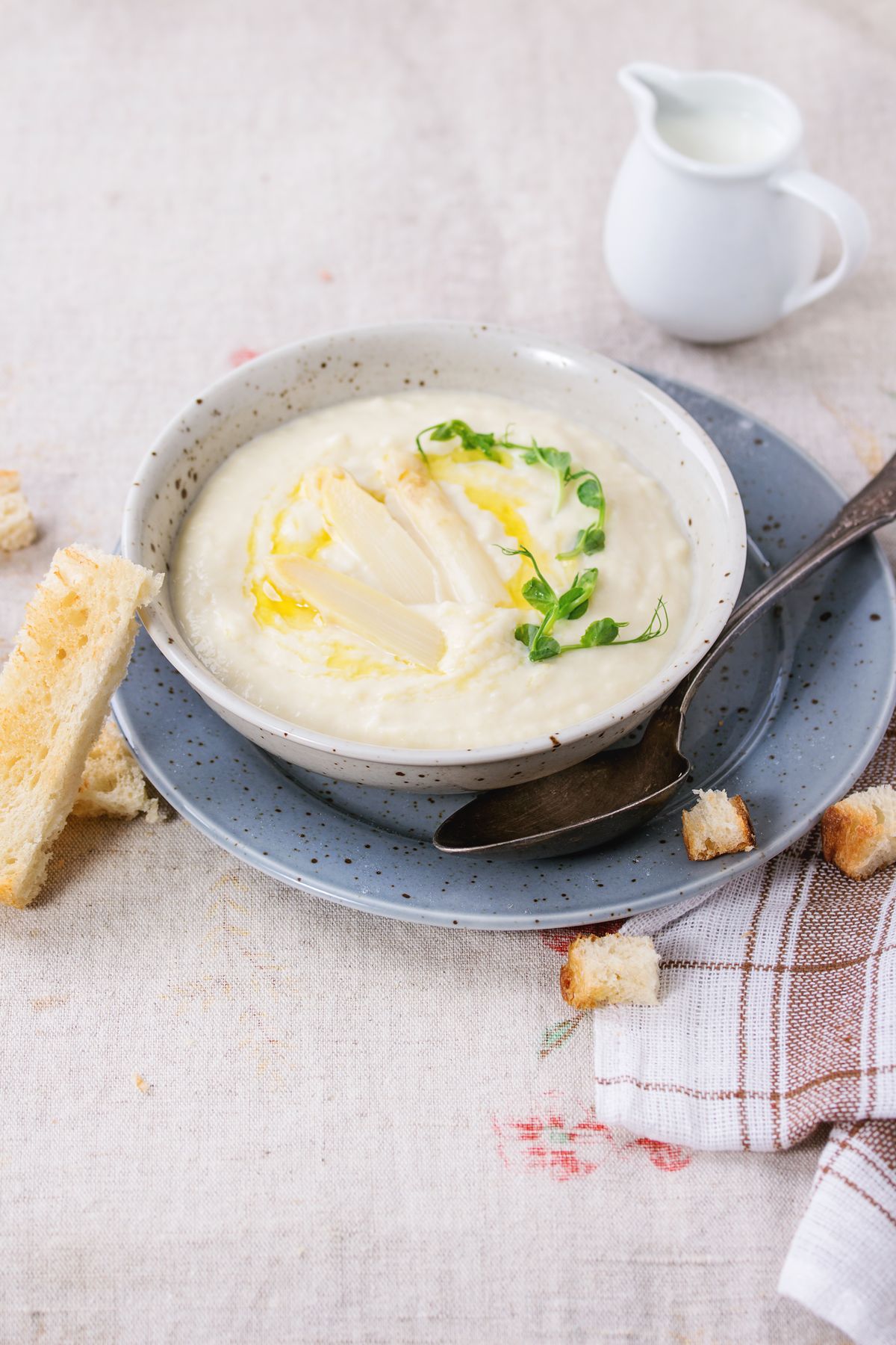 Cremige Spargelsuppe: So einfach kocht ihr den Klassiker - gofeminin