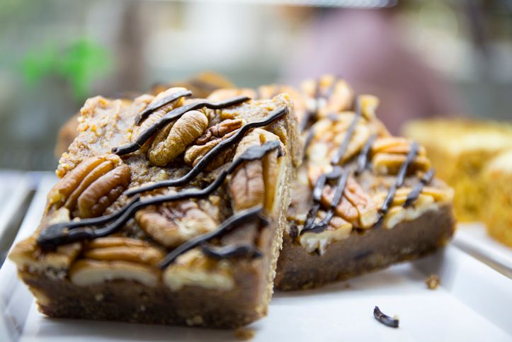 Himmlischer Marzipan Nusskuchen vom Blech: Zum Niederknien lecker ...