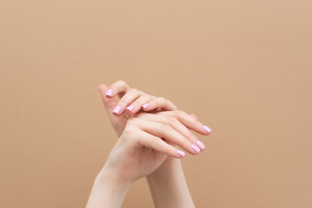 Nagel-Trend für den Herbst: Wir tragen jetzt Granny Nails