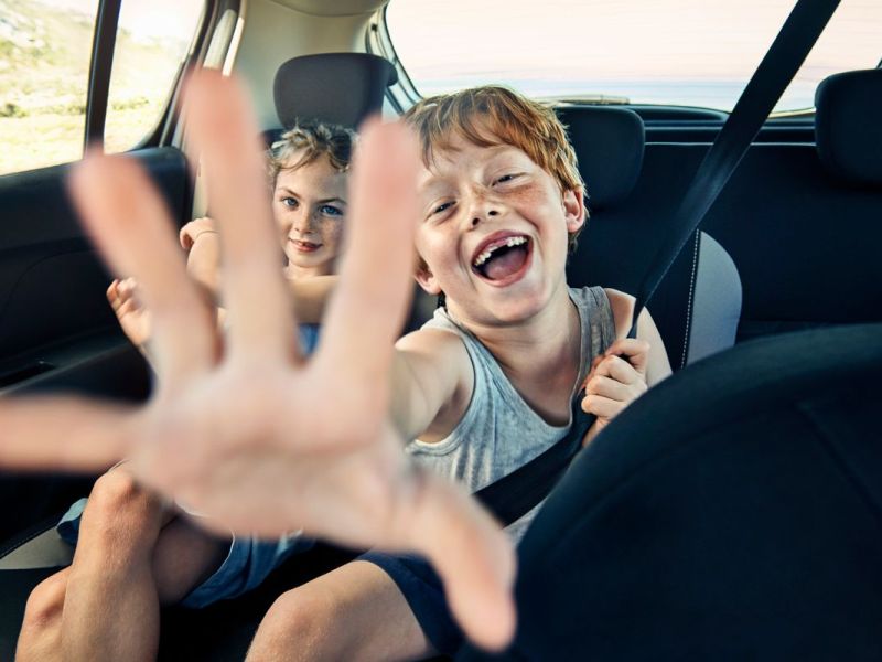 Ab wann dürfen Kinder im Auto vorne sitzen?