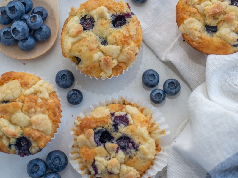 Blaubeermuffins mit Streusel.