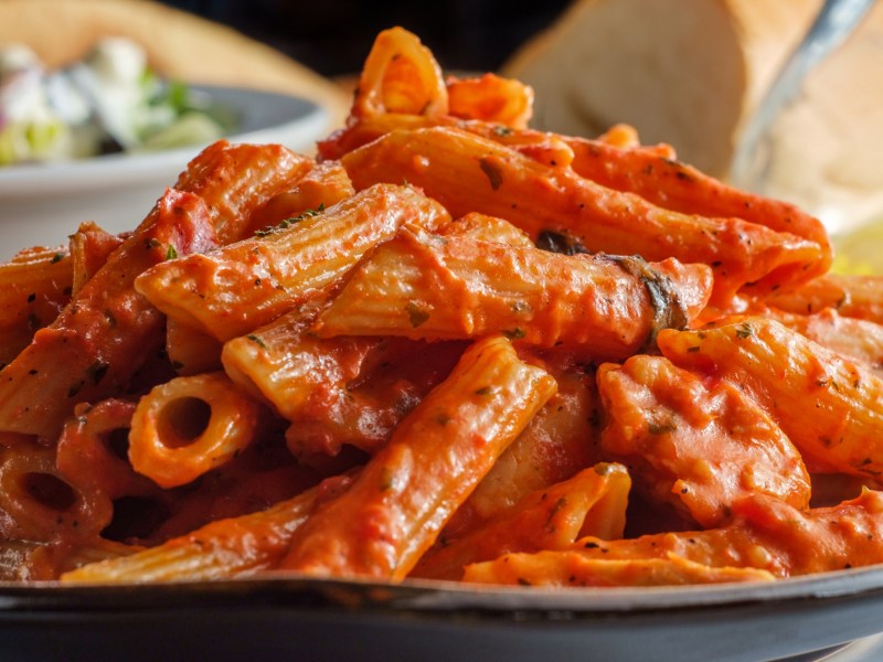 Penne mit roter Sauce.