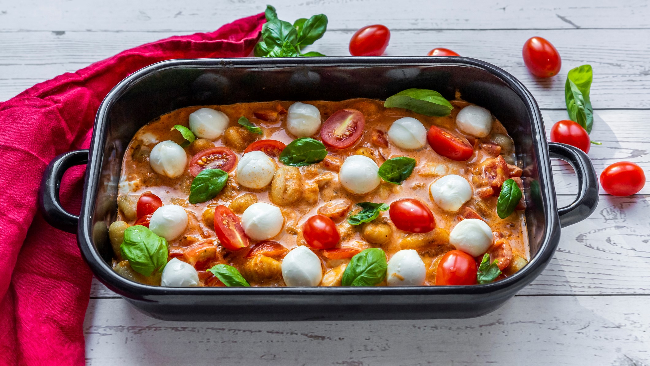 Gebackene Ofen-Gnocchi Caprese Style: So Schmeckt Urlaub! - Gofeminin