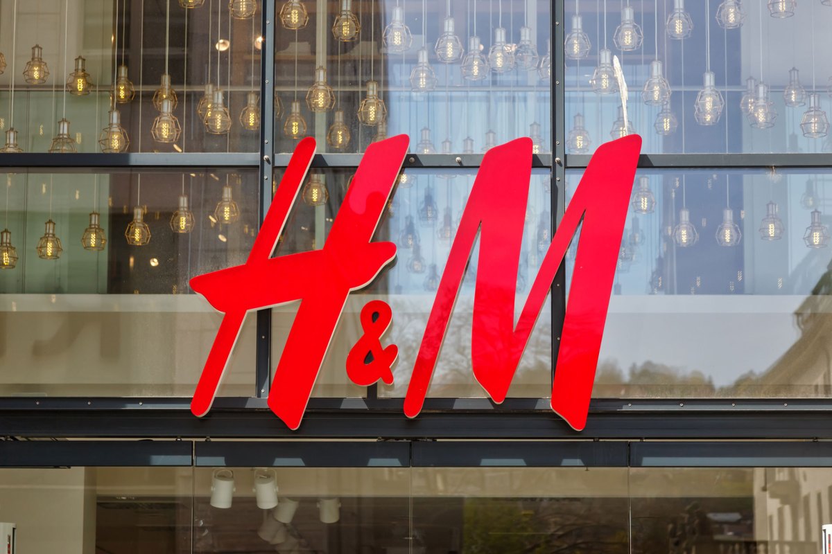 H&M Logo im Frühling 2024