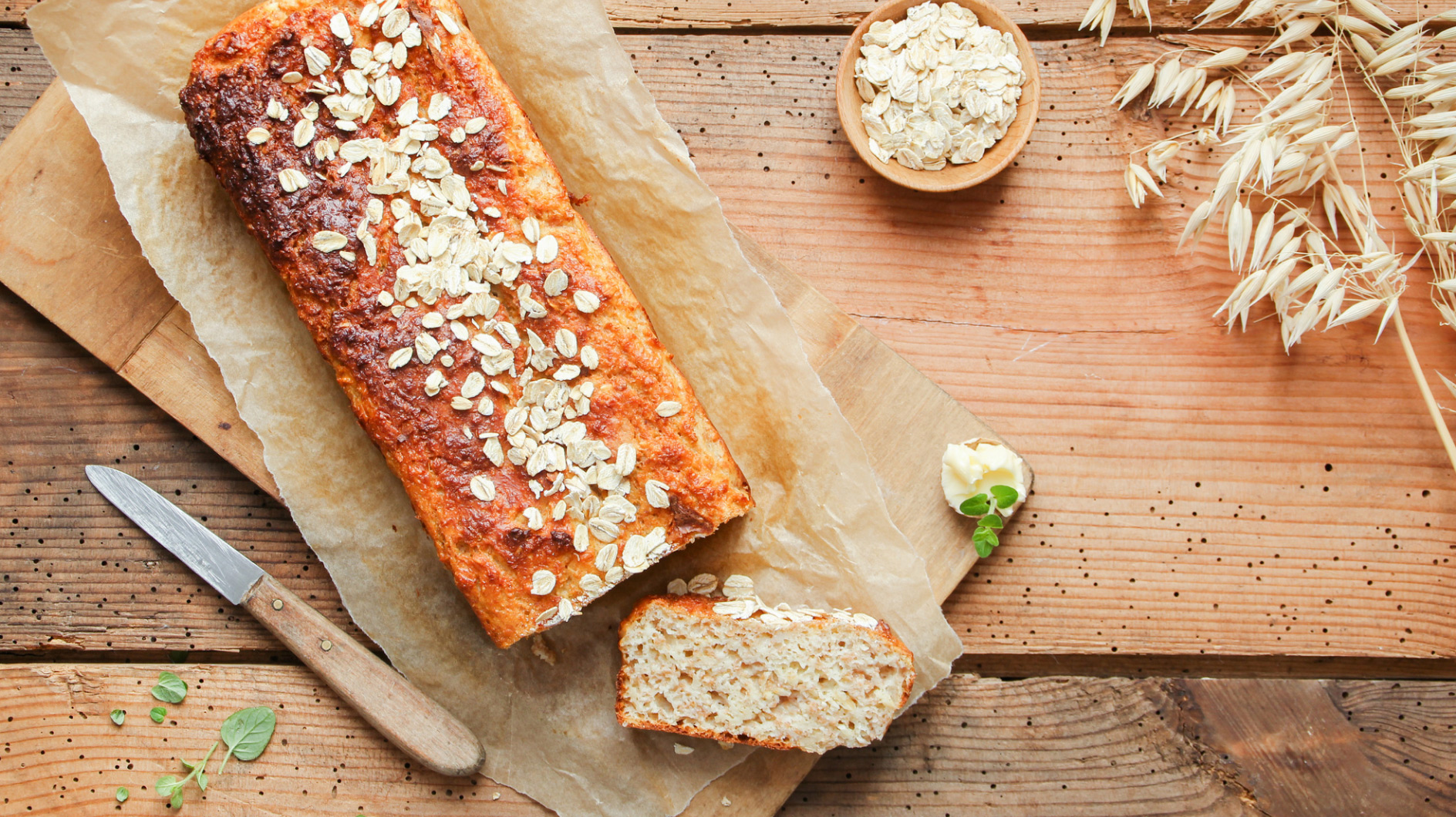 High Protein: Einfaches Rezept Für Ein Gesundes Haferflocken-Quark-Brot ...