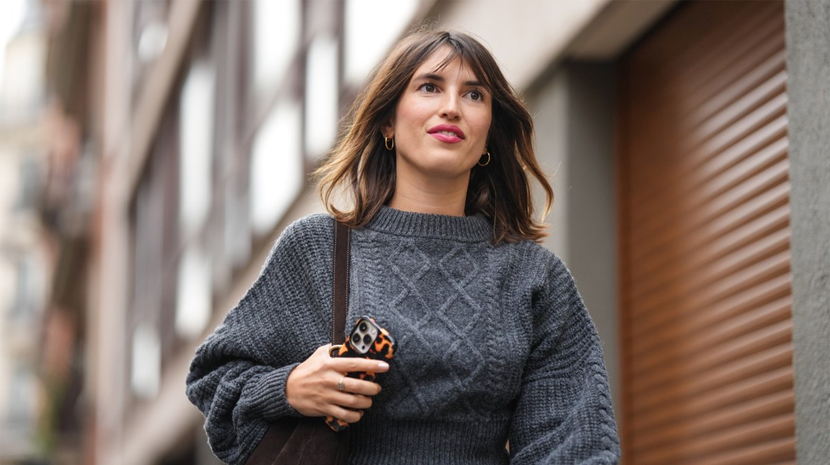 Jeanne Damas in einem stylischen Winter-Outfit