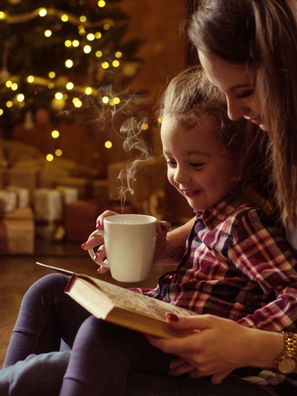 Diese Kinder- und Jugendbücher gehören 2024 unter den Weihnachtsbaum